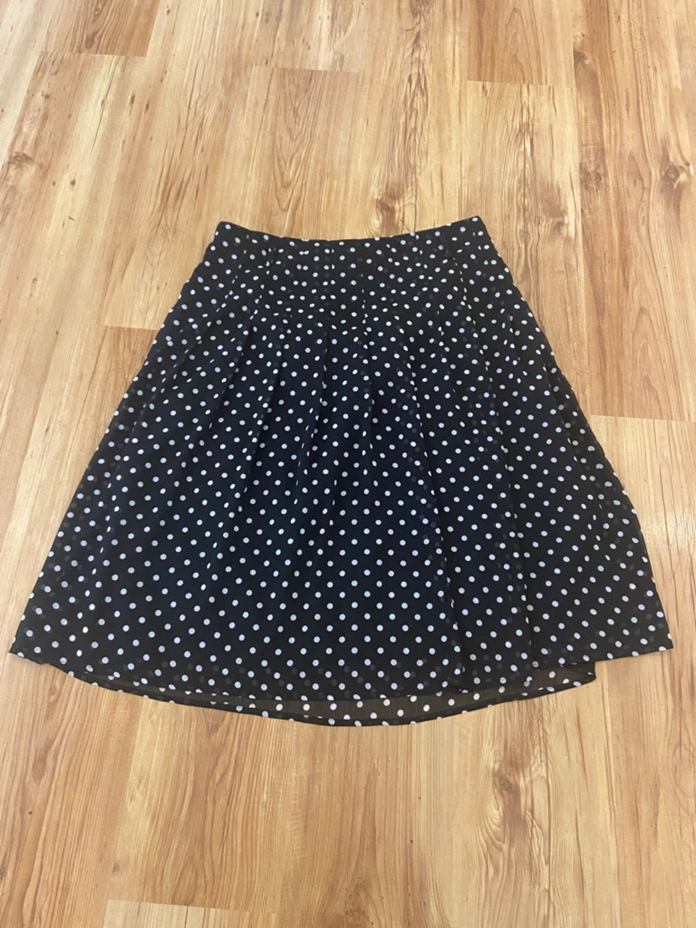 CHAPTER ONE Polka Dot box pleat midi skirt 12